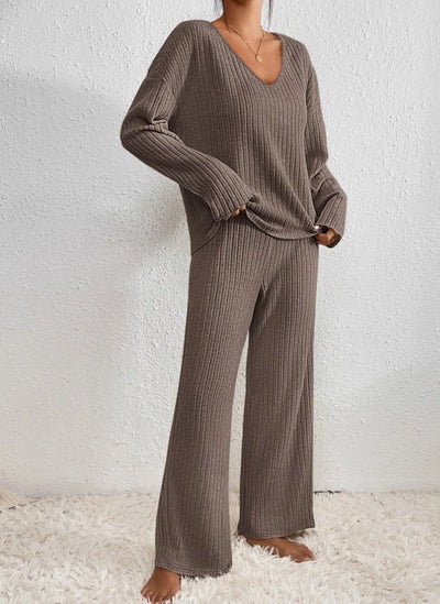 Avery™ | Women’s Ribbed Lounge Set with V-Neck & Wide Leg