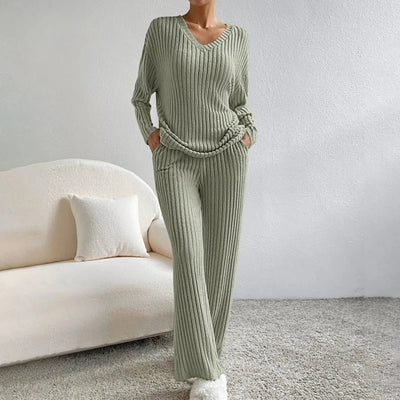 Avery™ | Women’s Ribbed Lounge Set with V-Neck & Wide Leg